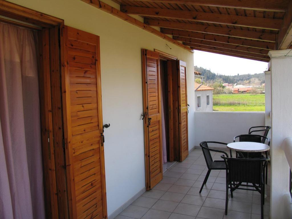 Loula Apartments Sidari Room photo